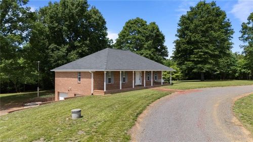 405 Eatons Church Rd, Mocksville, NC, 27028-4735 | Card Image