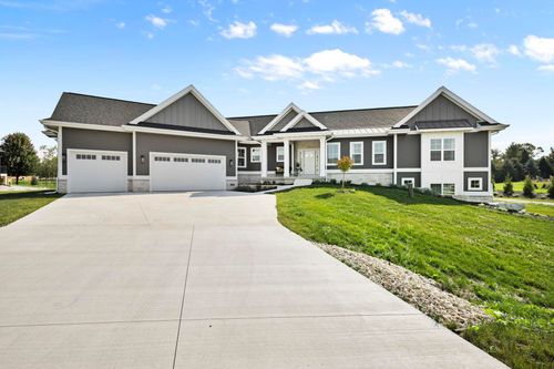 6682 Morning Dew Ln, Sun Prairie, WI, 53590-9317 | Card Image