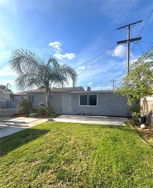 8854 Dorrington Ave, Arleta, CA, 91331-6224 | Card Image