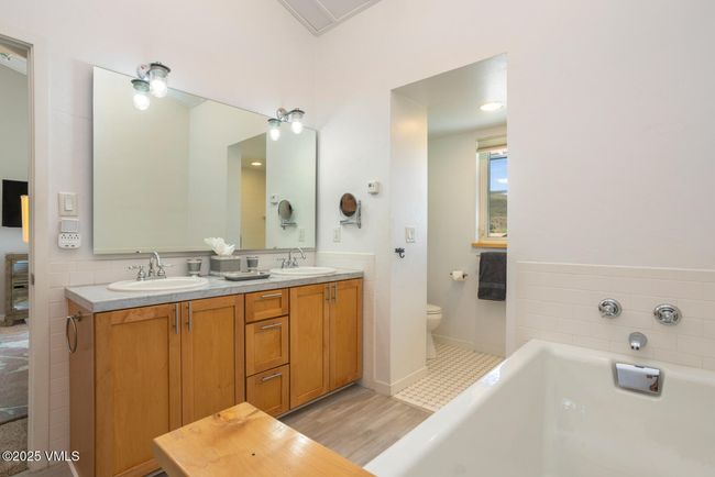 12 June Creek Rd, Home with 3 bedrooms, 3 bathrooms and null parking in Edwards CO | Image 16