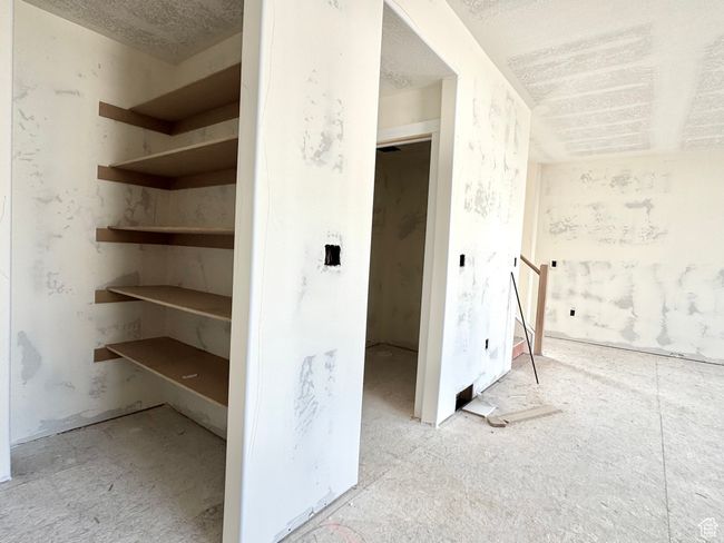 View of pantry | Image 5