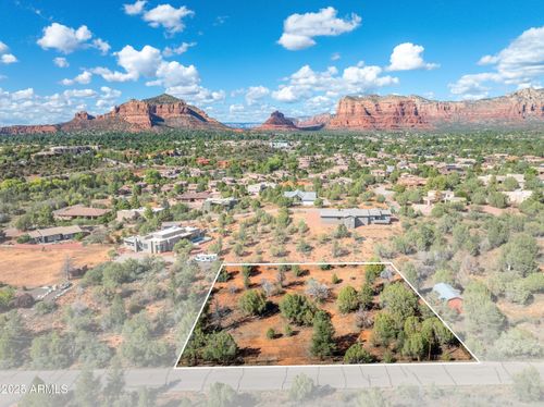 --15 Wild Horse Mesa Dr, Sedona, AZ, 86351-7869 | Card Image