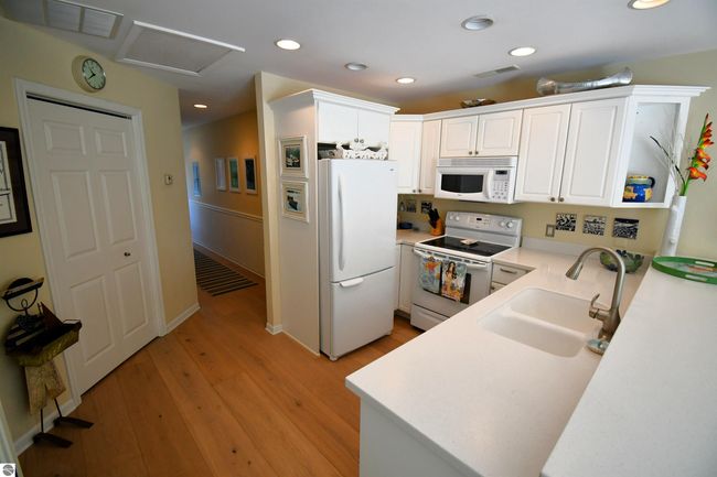 APT-6 - 13354 Stover Rd, House other with 1 bedrooms, 1 bathrooms and null parking in Charlevoix MI | Image 12