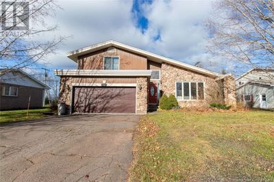 334 Rue Vanier, House other with 3 bedrooms, 3 bathrooms and null parking in Dieppe NB | Image 1