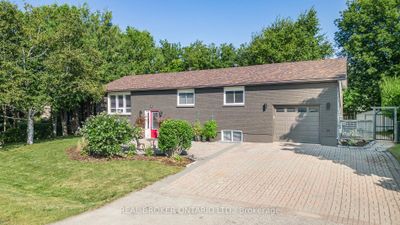 22 Patterson Pl, House other with 3 bedrooms, 2 bathrooms and 7 parking in Barrie ON | Image 2