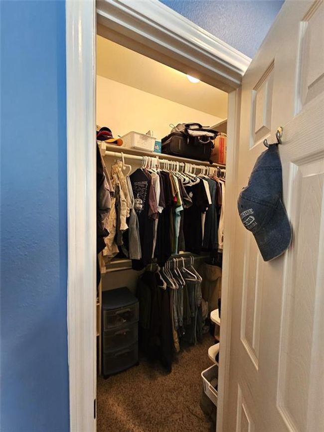 15091 Brookstone Drive, For Sale in Flint Zoocasa