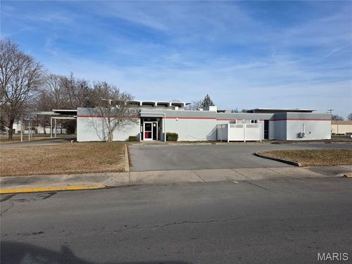 ste-100-210 S Kingshighway St, Sikeston, MO, 63801-2946 | Card Image