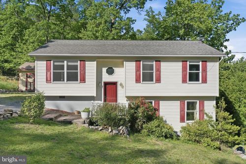 902 Enfield Dr, WINCHESTER, VA, 22602-3630 | Card Image