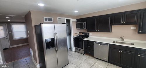 7915 Eastdale Rd, BALTIMORE, MD, 21224-2018 | Card Image