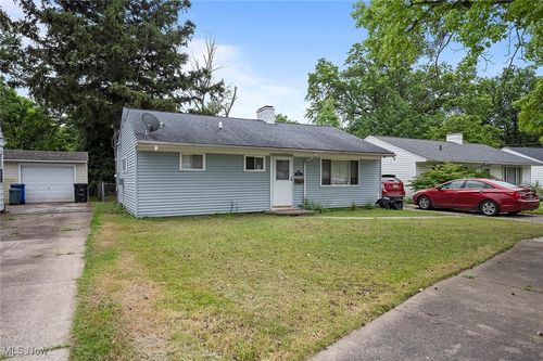 1996 Rookwood Rd, Cleveland, OH, 44112-1318 | Card Image