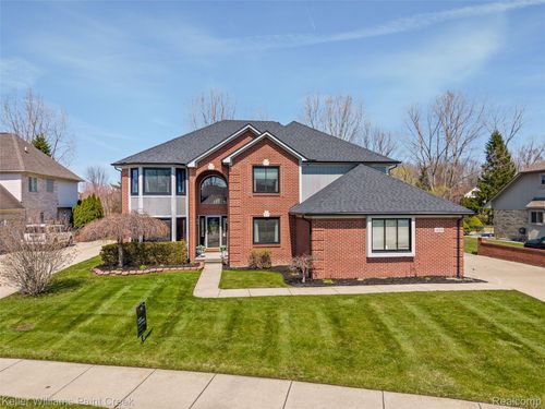 14765 Sparrow Dr, Shelby Twp, MI, 48315-4951 | Card Image