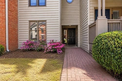 507 Garden Ct, Sandy Springs, GA, 30328-4562 | Card Image