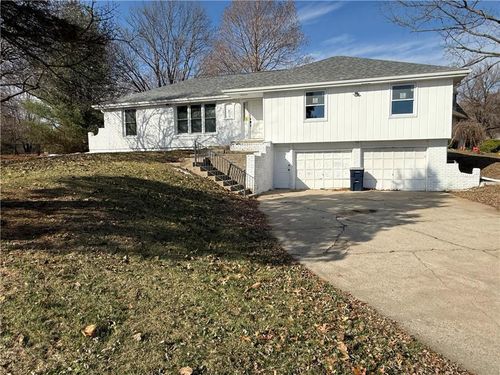 9600 N Campbell Dr, Kansas City, MO, 64155-2012 | Card Image