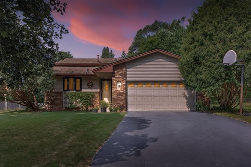 7238 Taffy Way, Eden Prairie, MN, 55346-3247 | Card Image