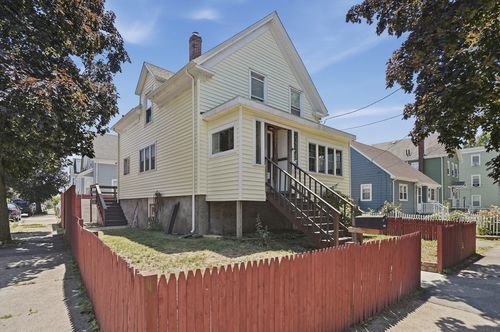 110 Waterhill St, Lynn, MA, 01905-2142 | Card Image