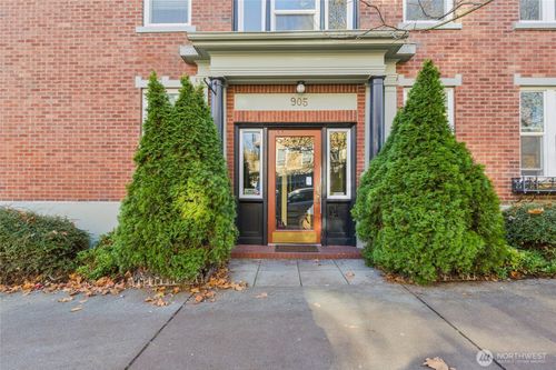 108-905 Ne 43rd St, Seattle, WA, 98105-6018 | Card Image