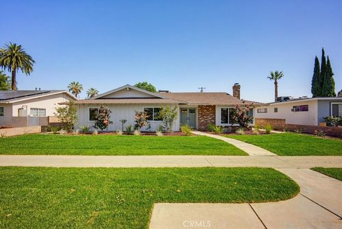 109 E Francis St, Corona, CA, 92879-2410 | Card Image