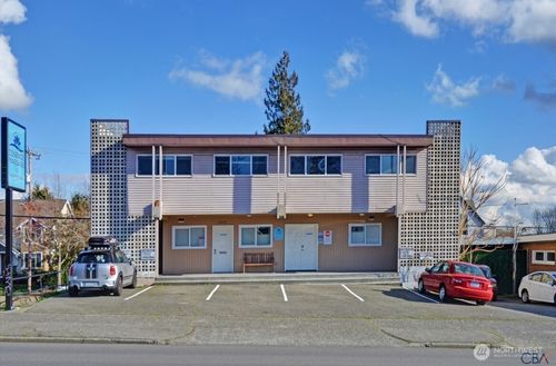 4210 Aurora Ave N, Seattle, WA, 98103-7308 | Card Image