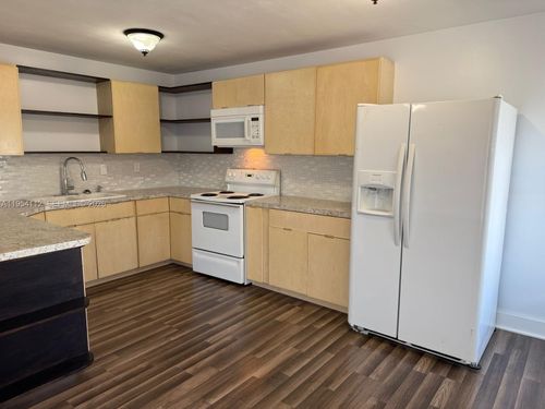 apt-36-810 Lake Shore Dr, Lake Park, FL, 33403-2948 | Card Image