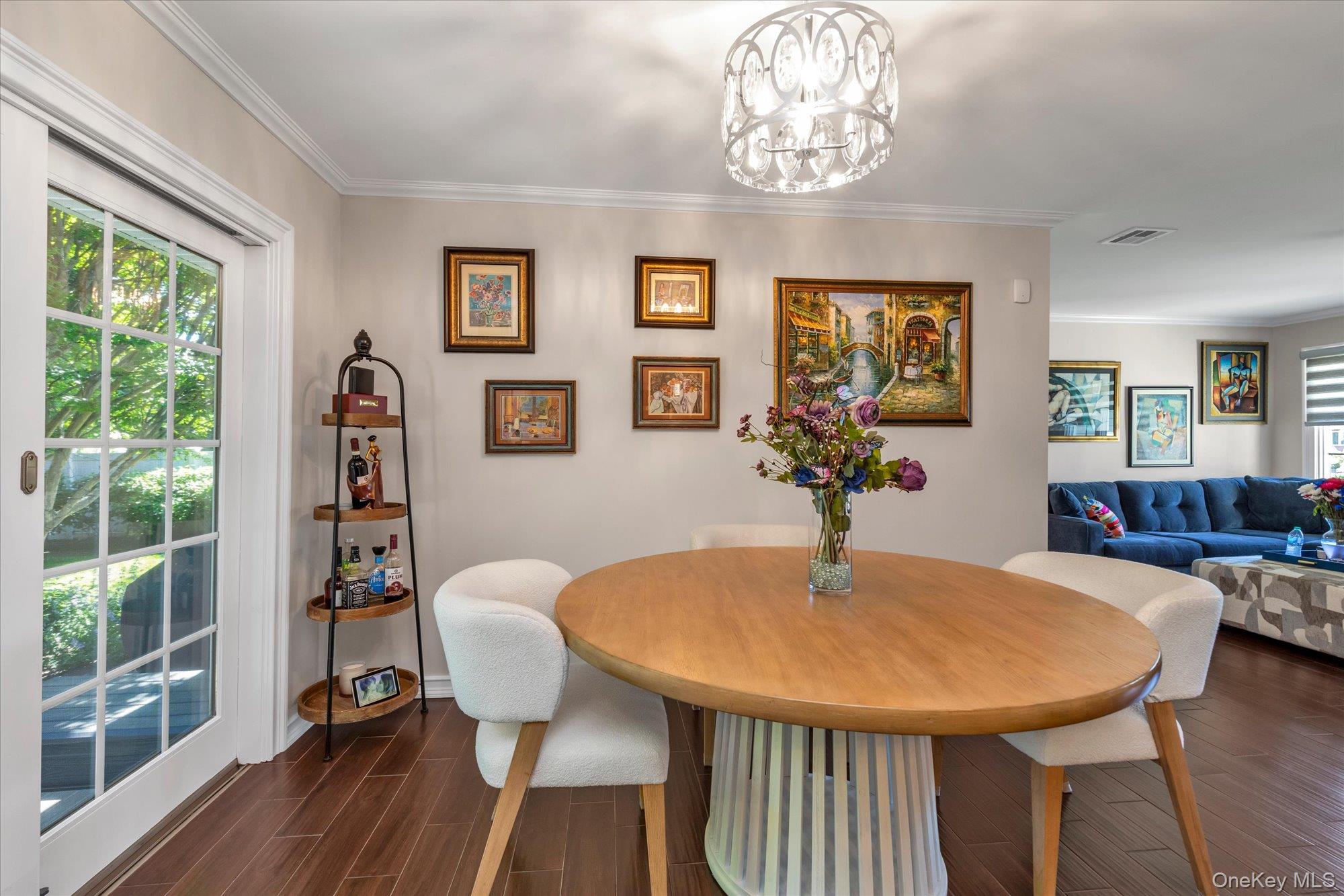 Residential in Oyster Bay 5