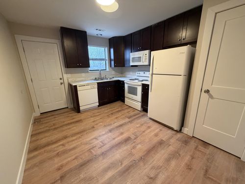 c-420 Ne Park Ln, COLUMBIA, MO, 65201-7084 | Card Image