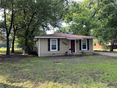 View of front of property featuring a front yard | Image 2