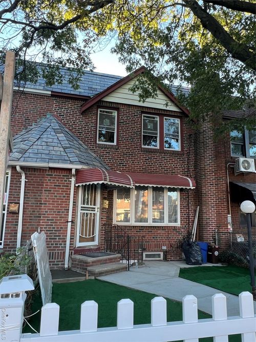 114 198th St, Saint Albans, NY, 11412-2821 | Card Image