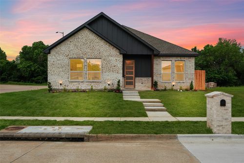 2300 Cherry Sage Dr, Arlington, TX, 76001-8445 | Card Image