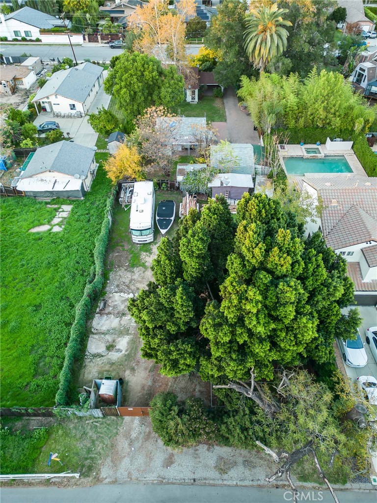 Residential in Encino 4