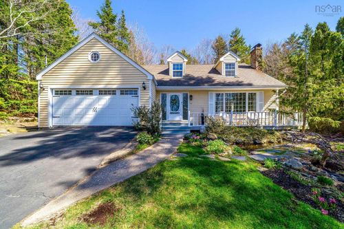35 Golf Links Road, Bedford, NS, B4A2J1 | Card Image