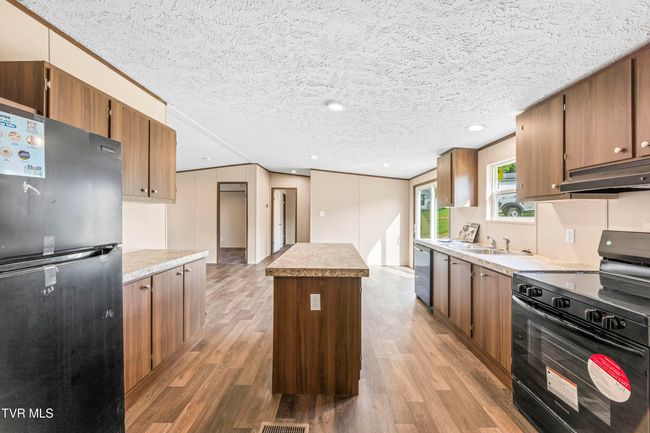 1826 Loop Rd, House other with 3 bedrooms, 2 bathrooms and null parking in La Follette TN | Image 19