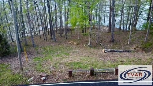 844 Stirling Rd, Camden, TN, 38320-7645 | Card Image