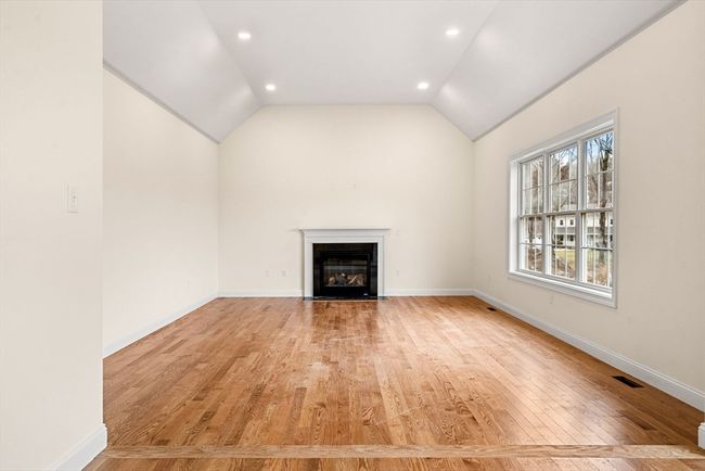 UNIT-3 - 66 Parish Rd, House other with 4 bedrooms, 3 bathrooms and 2 parking in Georgetown MA | Image 13