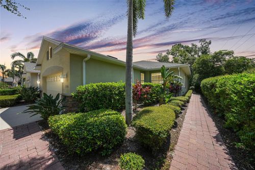 9298 Fleming Ln, VENICE, FL, 34293-8839 | Card Image