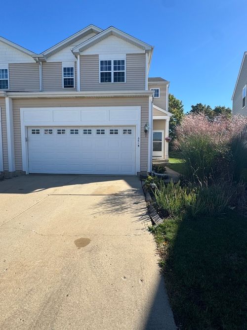 b-661 Fieldcrest Drive, South Elgin, IL, 60177 | Card Image