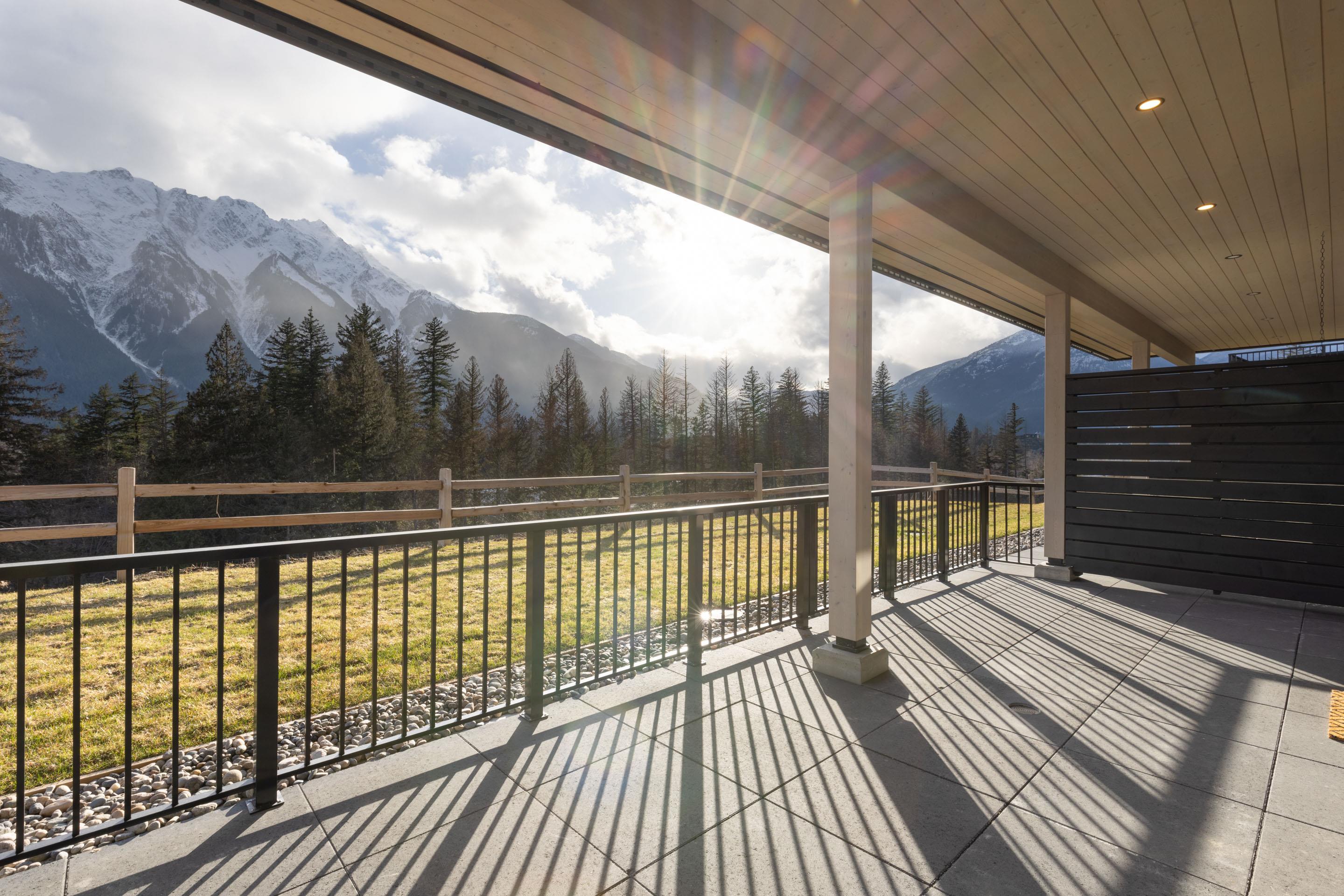 14 - 4000 Sunstone Way, Home with 3 bedrooms, 2 bathrooms and 2 parking in Pemberton BC | Image 21