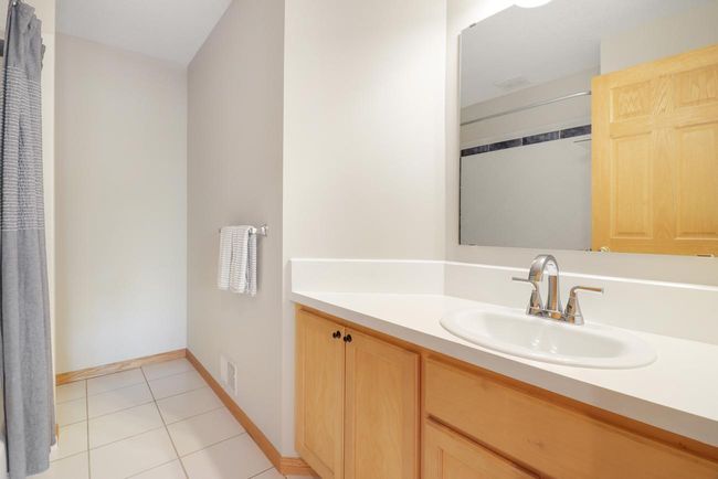 Bathroom upstairs | Image 25