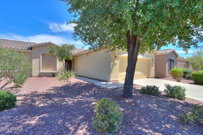 20627 N Lemon Drop Drive, Home with 2 bedrooms, 2 bathrooms and null parking in Maricopa AZ | Image 3