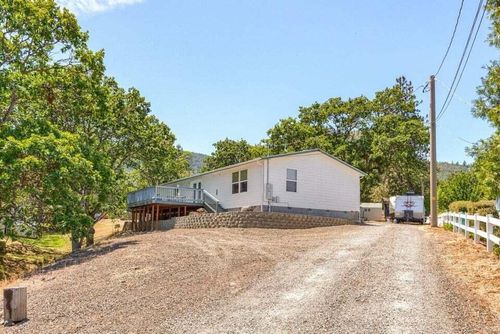 240 Mobile Dr, Ashland, OR, 97520-9021 | Card Image