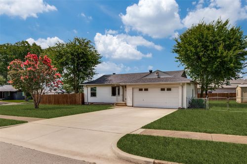 202 W Cherry St, Duncanville, TX, 75116-3402 | Card Image