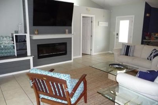 422 Avocado Ave, House other with 3 bedrooms, 2 bathrooms and null parking in SEBASTIAN FL | Image 11