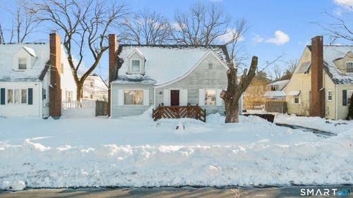 82 Foxcroft Dr, Manchester, CT, 06040-3825 | Card Image