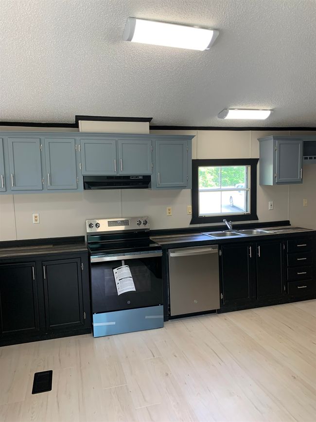 376 Virginia Cir, House other with 3 bedrooms, 2 bathrooms and null parking in Waterloo SC | Image 10