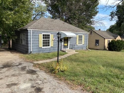 7622 Sni A Bar Rd, Kansas City, MO, 64129-2152 | Card Image