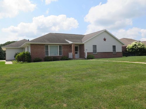 1101 Linden St, Decorah, IA, 52101 | Card Image
