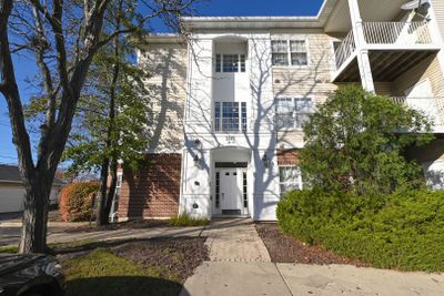 3A - 3317 Stratford Court, Condo with 2 bedrooms, 2 bathrooms and 2 parking in Lake Bluff IL | Image 1