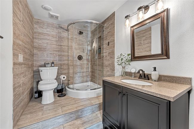 lower level bath | Image 38