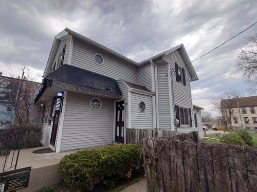 2340 S Kinnickinnic Ave, Milwaukee, WI, 53207-1626 | Card Image