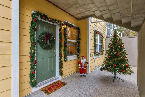 {{alt}} | Card Image