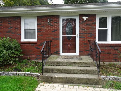 28 Overlook Dr, Newburgh, NY, 12550-1331 | Card Image